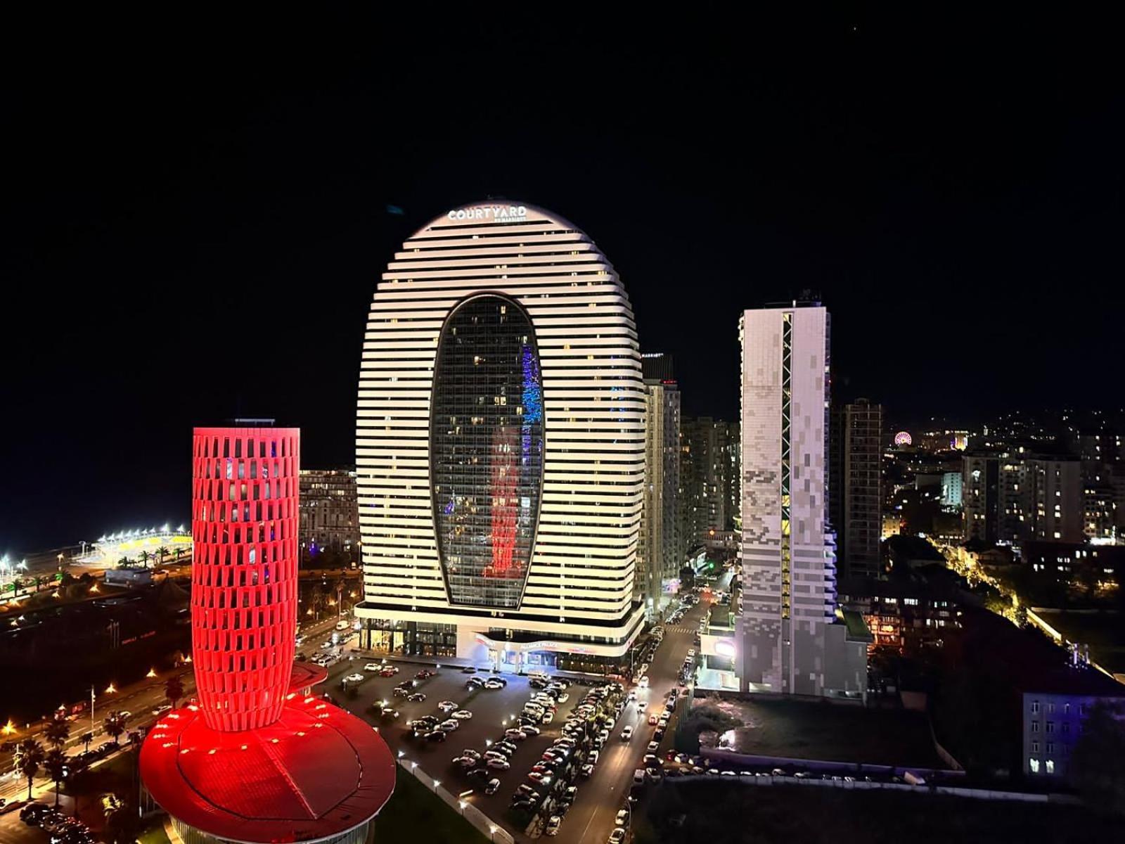Queen Apartments In Batumi Exteriör bild